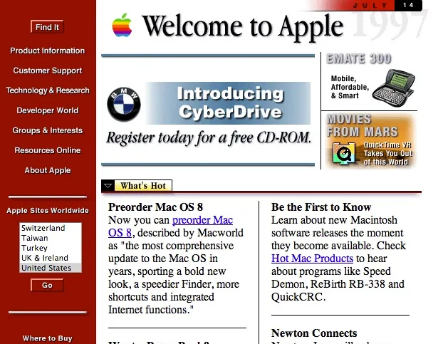 La page d'accueil du site Apple dans un format à 2 colonnes - époque des années 1990
